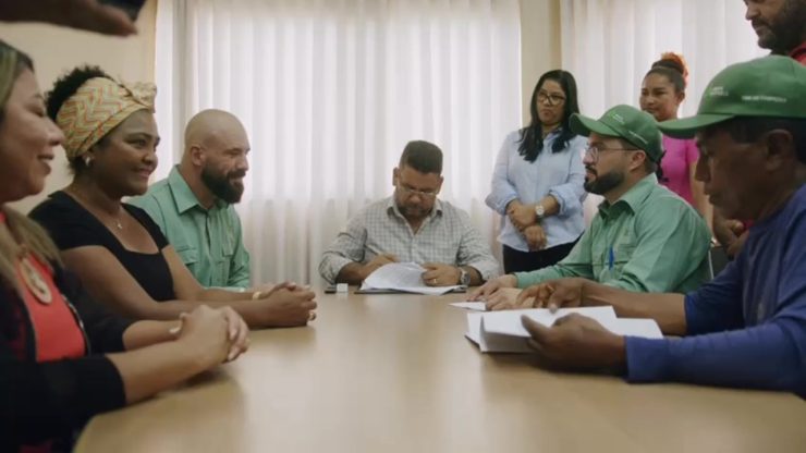 Image of a grupo BBF team at a meeting