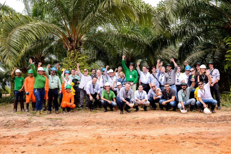 Team-at-work-at-the-launch-of-the-BBF-SAF-palm-oil-project-in-Roraima-in-April-2022-Photo-Camila-Batista