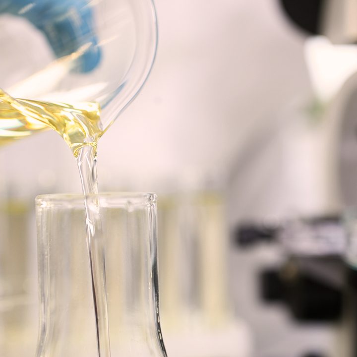 Illustration of the biofuel produced with palm oil by the grupo BBF