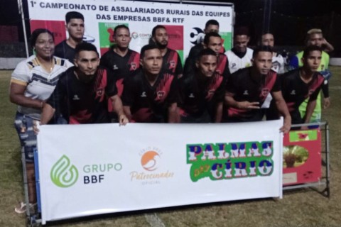 soccer team in the final of the fut7 championship and rural workers
