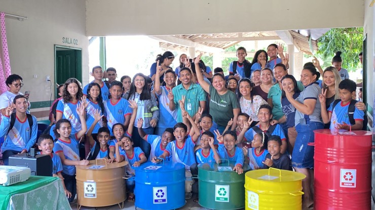 educational talk on the importance of selective collection for recycling waste generated in the school environment